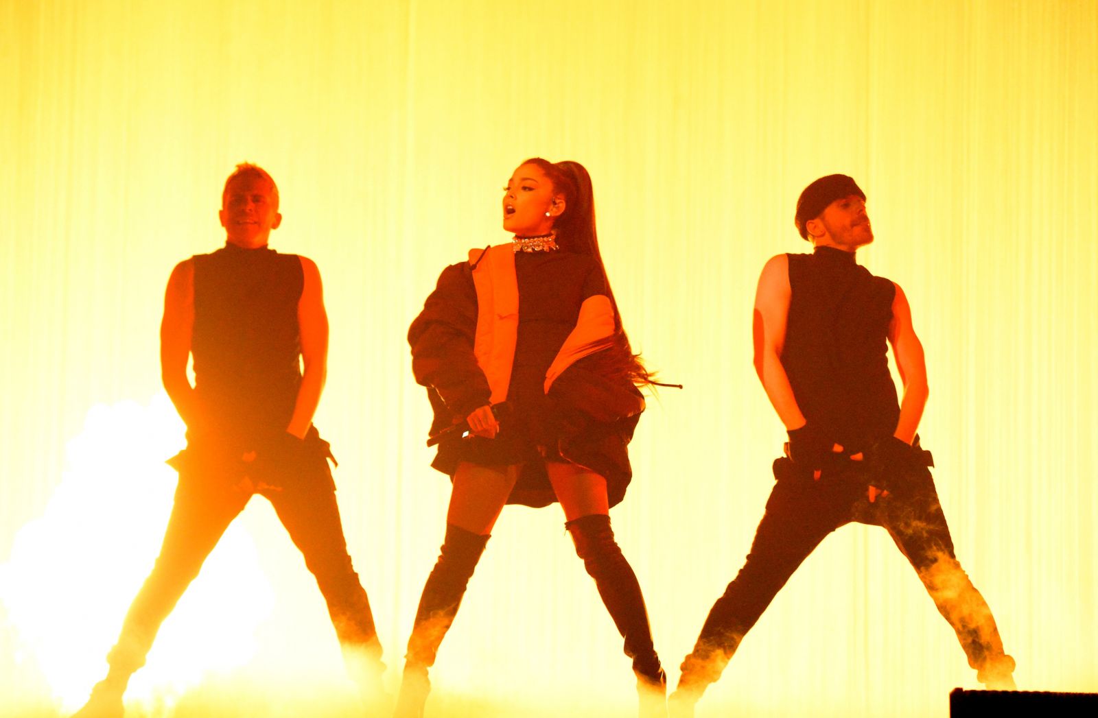 Ariana Grande - Dangerous Woman Tour1600 x 1047