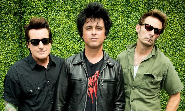 ฟังนักร้องนำ Green Day เผยถึงเบื้องหลังเพลง Wake Me Up When September Ends