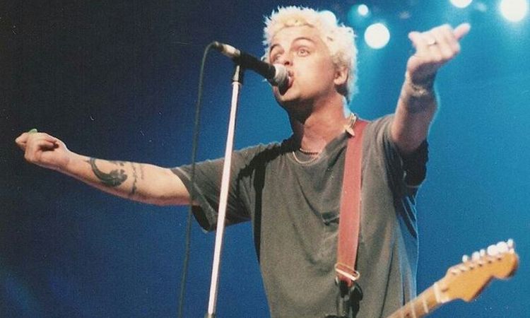 ย้อนกลับไปฟัง Hitchin’ A Ride ที่ Green Day แสดงสดไว้เมื่อปี 1998