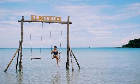 To The Sea : พาใจที่โดนเท ไปพักบนชิงช้ากลางทะเล ที่เกาะกูด