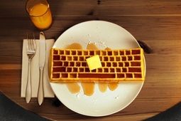 The Keyboard Waffle Iron วาฟเฟิลรูปคีย์บอร์ด ไอเดียเก๋ๆ ที่เห็นแล้วต้องอยากกิน