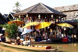ตลาดน้ำสี่ภาค เสน่ห์วัฒนธรรมอย่างไทย ใกล้ๆ แค่พัทยา