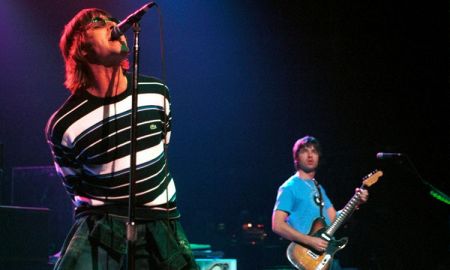 Oasis ปล่อยวีดีโอแสดงสดเพลง Wonderwall ฉบับ unseen