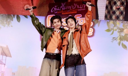 ประมวลภาพ แอลม่อน-โปรเกรส พาแฟนๆ ทุกคนย้อนสู่วัยมัธยมยุค 90s ที่แสนหวาน