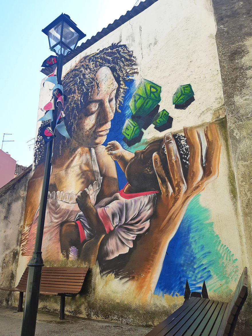 Разрисованный художником. Лиссабон стрит арт. Лиссабон граффити. Уличный художник.