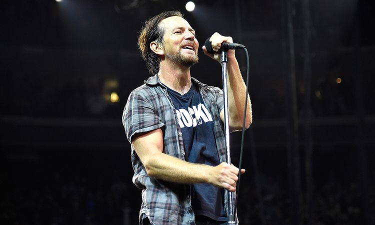 Eddie Vedder แห่ง Pearl Jam ปล่อยงานเดี่ยวเพลงใหม่ Long Way