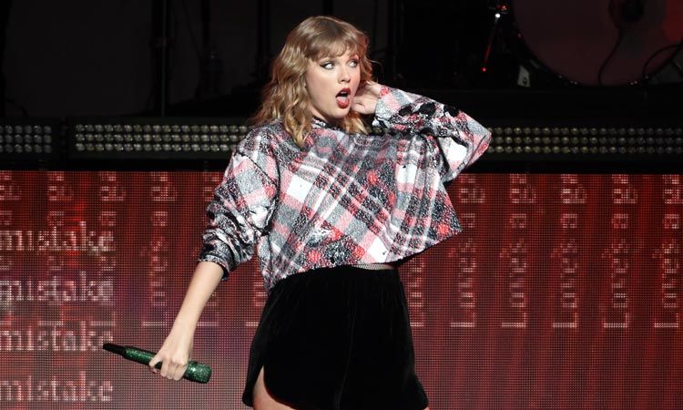 อัลบั้ม Reputation ของ Taylor Swift ทำยอดขายทะลุ 2 ล้านก๊อปปี้