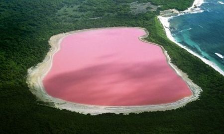 Lake Retba ทะเลสาบสีชมพู ปรากฏการณ์ธรรมชาติแสนหวาน