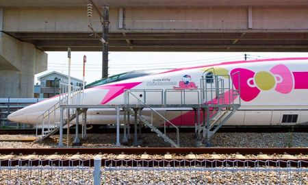 Hello Kitty Shinkansen ขบวนรถไฟที่สาวกคิตตี้ต้องเลิฟ!!