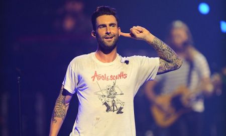 ย้อนกลับไปฟัง 5 เพลงสุดฮิตของ Maroon 5 ฉลองวันเกิดให้ Adam Lavine