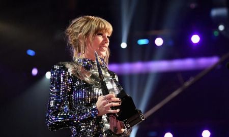 Taylor Swift กวาดคนเดียวสี่รางวัล บนเวที American Music Awards 2018