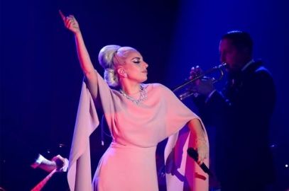 ลุ้น! Lady Gaga ขึ้นแสดงโชว์ 2017 Super Bowl Halftime Show