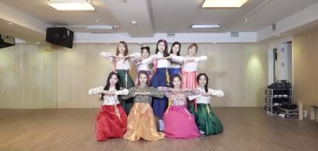 สุดน่ารัก! gugudan ปล่อยคลิปเต้นเพลง Good Boy ในชุดประจำชาติเกาหลี