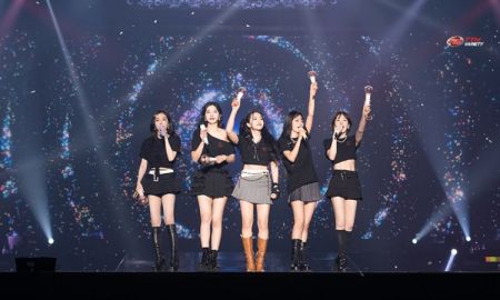 แฟนชาวไทยรอน้องเค้กเลย! Red Velvet เปิดฉากการทัวร์คอนเสิร์ต ‘Red Velvet 4th Concert : R to V’